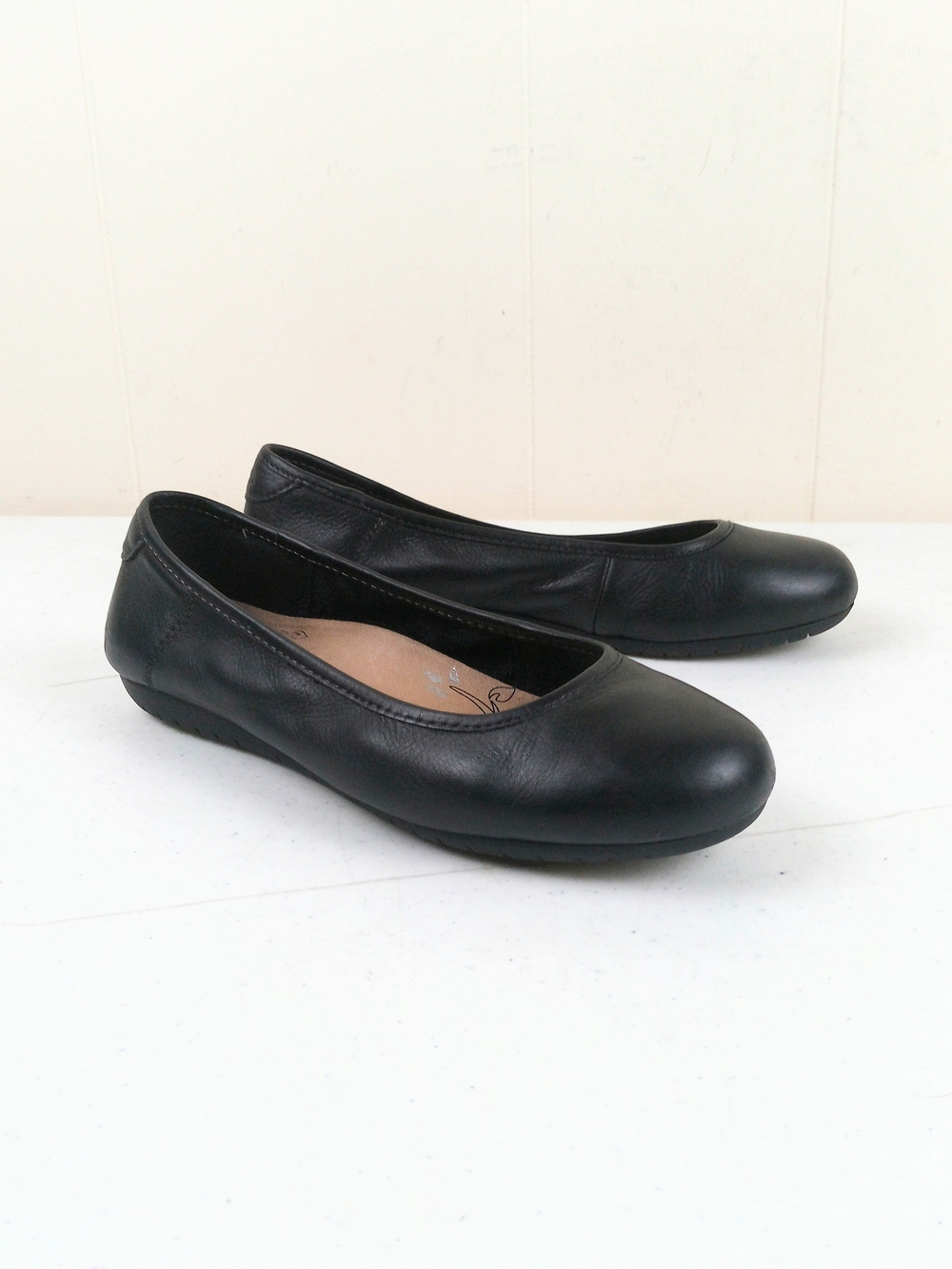 Taos Rascal Skimmer Flats Women Size 7 Black Leather Slip On Minimalist Preppy